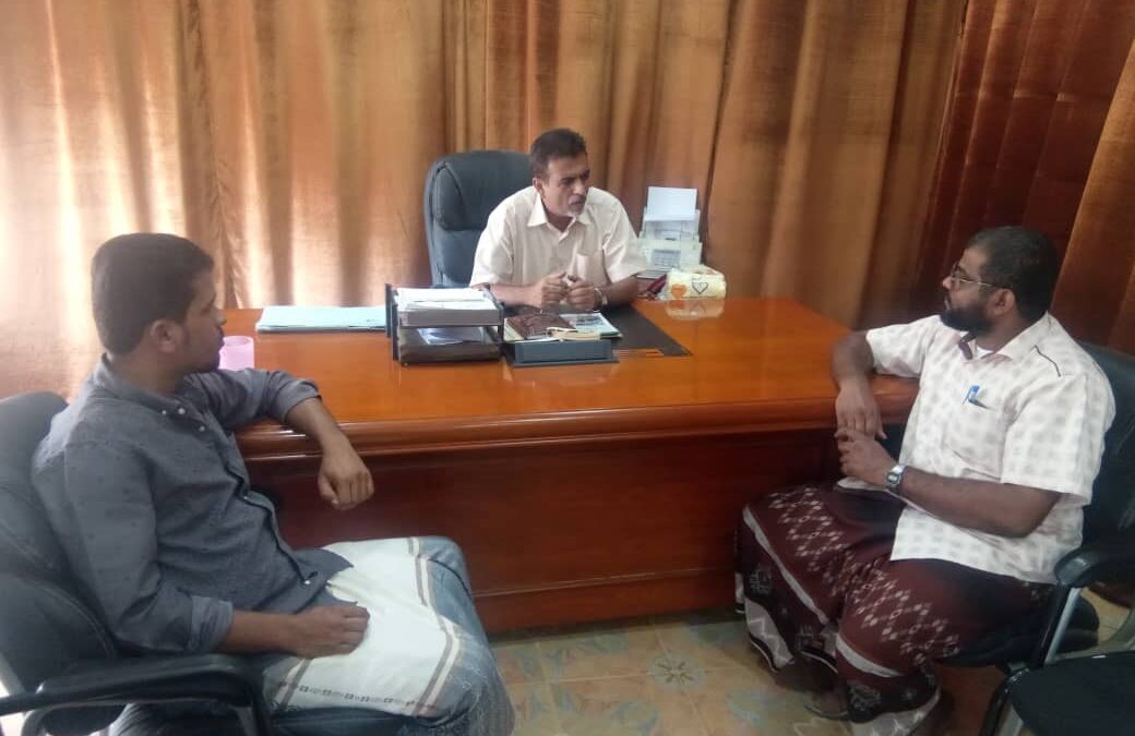 المدير التنفيذي لمؤسسة البر للتنمية الاجتماعية بالقطن يزور المدير العام لمديرية القطن