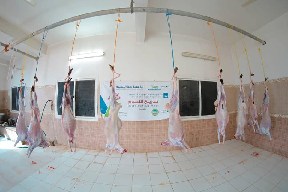 بتمويل مؤسسة صلة للتنمية … مؤسسة البر للتنمية الاجتماعية بالقطن تدشن مشروع توزيع اللحوم