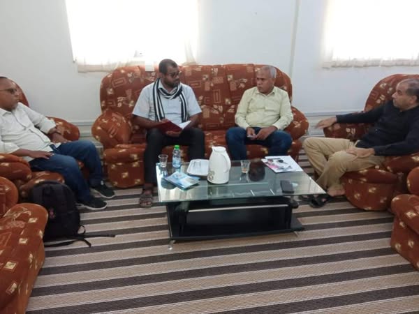 المدير التنفيذي بالمؤسسة يلتقي بعميد كلية المجتمع